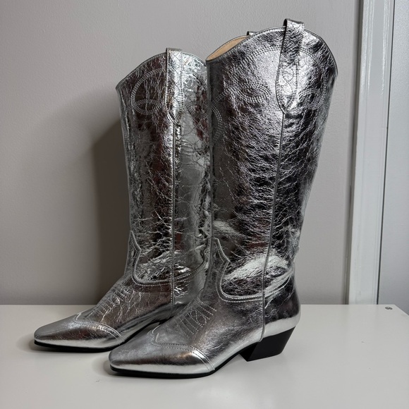 Steve Madden Dollie Western Cowboy Boots Silver NWOT size 7 - Picture 2 of 10